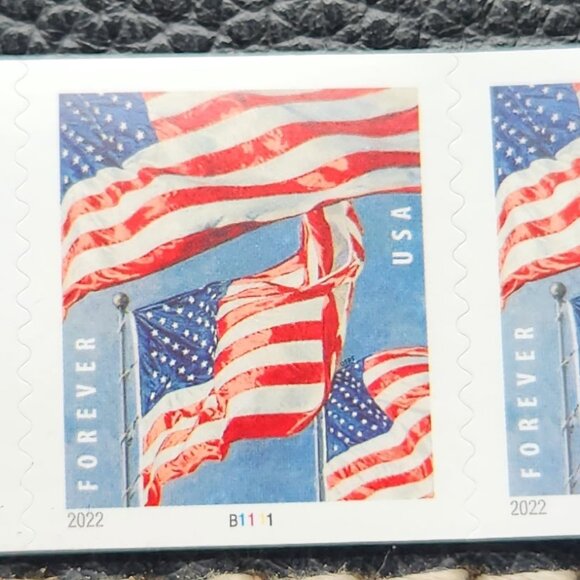 Roll of 100 forever stamps. - Picture 2 of 2